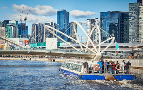 墨爾本隱藏玩法！1小時渡輪解鎖「海上城市+複古小鎮」雙體驗✨