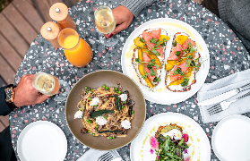 悉尼超夯早午餐！無限暢飲+綠色草坪景 好麻吉約會首選✨