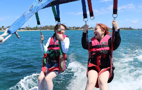 黃金海岸高空拖曳傘｜雙人並肩飛！邂逅海豚超讚🥹
