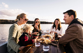 坎培拉湖景新玩法｜電動野餐船實測！無駕照也能當船長✨