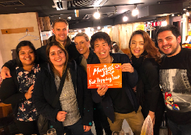 新宿隱藏酒吧巡禮｜跟著在地導遊吃爆！燒鳥+清酒+卡拉OK太讚🤩