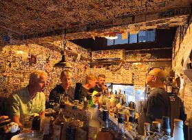 東京新宿酒吧巡禮實測｜20+歲必看！隱藏酒吧+無限暢飲超抵💰