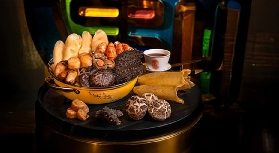 澳門上葡京茶樓喜躍春臨新春盆菜