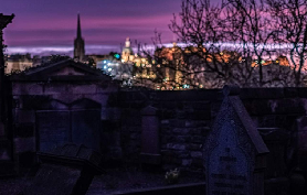 愛丁堡舊城區黑暗徒步實測｜女巫+盜墓故事超驚悚！避坑攻略