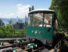 香港太平山頂港式年味體驗，搭乘山頂纜車迎新春！