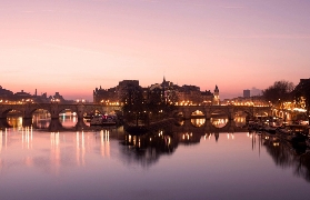 巴黎夜間巴士之旅｜光之城浪漫到哭！必拍亮點全收錄💫