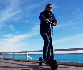尼斯滑板車實測｜3個避坑點玩遍海濱+山丘不踩雷✨