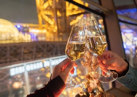 巴黎埃菲爾鐵塔晚餐｜搶到優先通道後我悟了！避坑選品全攻略✨