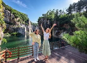 抱川藝術谷實測！櫻粉單軌列車+採摘草莓超讚🥰