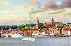 漢堡出發，遊覽北德寶藏小鎮弗里德里希斯塔特