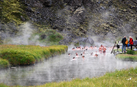冰島Landmannalaugar健行實測｜4小時穿越熔岩原+泡天然温泉超讚✨