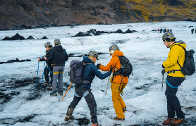 冰島冰川初體驗｜索爾黑馬健行實測！藍冰裂縫超震撼✨
