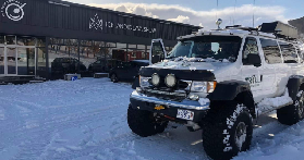 冰島卡特拉冰洞｜超級吉普車衝冰川！洞裡藍冰+火山灰超讚✨