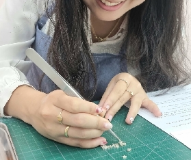 首爾銀飾手作實測！1.5小時打造專屬韓文飾品太讚啦🤩