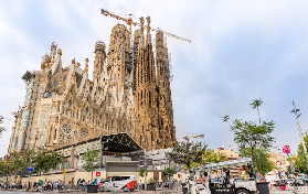 巴塞嘟嘟車初體驗｜高第建築一次看飽！蒙特惠克山全景超讚🤩