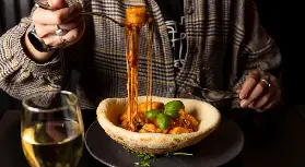 雪梨小意大利Leichhardt六月美食音樂節：街頭Pasta、爵士樂與Aperol Spritz