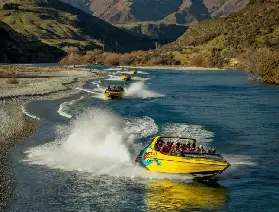 新西蘭旅行必玩8大噴射快艇🚤腎上腺素直接拉滿