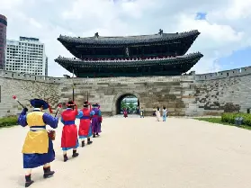 首爾崇禮門（南大門）把守儀式2026：朝鮮都城防衞軍禮每日免費重現