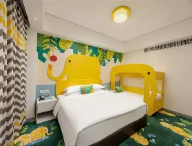 Guangzhou Chimelong Xiangjiang Hotel 3-Day 2-Night Triple Package (Room + 3-Park 3-Day Ticket)