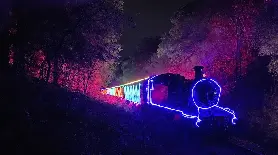 倫敦聖誕璀璨蒸汽火車回歸！穿越森林燈飾展與音樂主題觀光指南