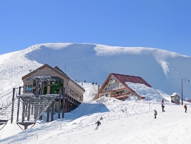 日本滑雪、溫泉