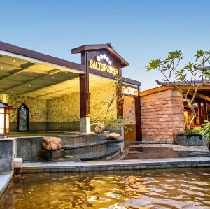 珠海御溫泉渡假村2天1晚雙人泰式按摩套票（早餐+廟會晚餐+溫泉+泰式按摩+下午茶+單車煙花遊戲券）