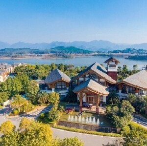 清遠英德寶墩湖湖山溫泉度假村親子套票（早+溫泉+山泉水泳道+無限次戶外噴射水槍）