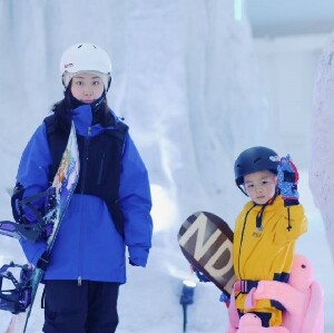 杭州雪極星城市滑雪中心（雙板）4小時滑雪票(含雪具)