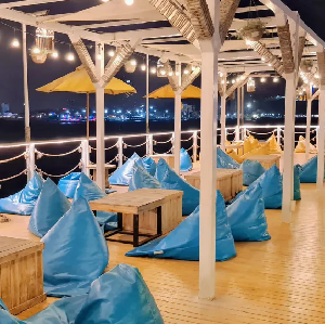 芭堤雅海上咖啡館Tappia Floating Cafe