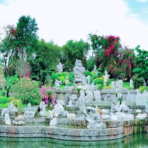 芭堤雅雲石公園