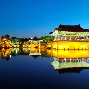 東宮和月池
