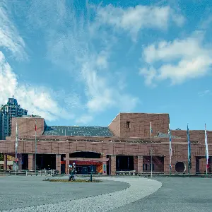 高雄市立美術館
