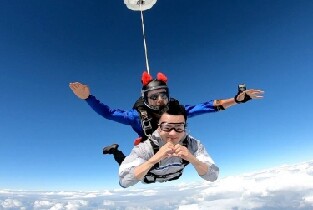 廣東雲浮鷹飛跳傘基地圖片