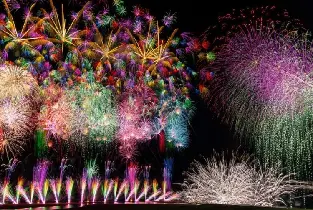 【保證出發】新宿出發：2026.7.26祇園柏崎祭煙火表演往返夜間巴士之旅