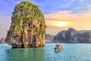 Halong Bay Overnight Cruise | Hermes Cruise Luxury 5-Star Cruise 2 Days 1 Night | Private Balcony + Sea View Bathtub | Experience Halong Bay, Surprise Cave, Ti Top Island, Luon Cave & Fine Dining