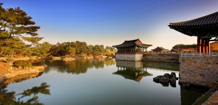 東宮與月池3.jpg