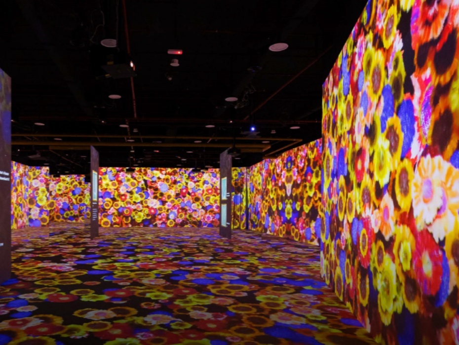930-Glowing Garden.jpg