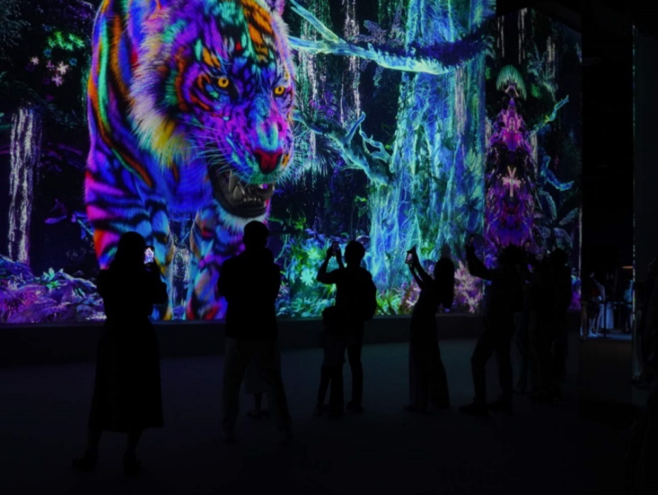 930-Neon Jungle.jpg