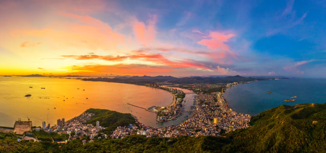 双月湾观景台.png