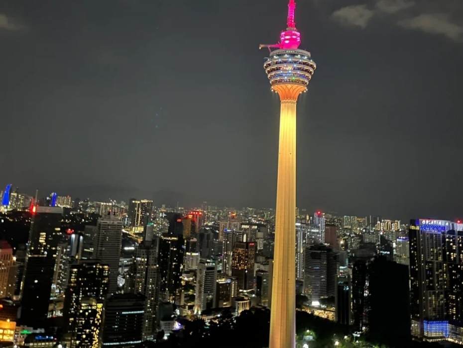 不甘寂寞的吉隆坡塔灯光秀_1_伊拉贝拉南洋版_来自小红书网页版.jpg