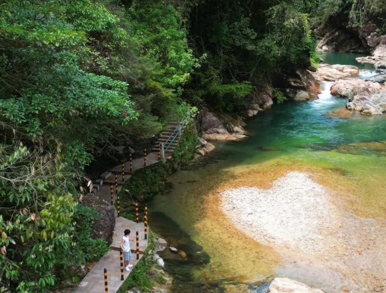 广州2h直达‼️清明假期就来这吸氧_4_悦天下悦悦旅游_来自小红书网页版_1.jpg