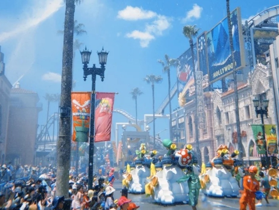 夏季泼水游行.jpg