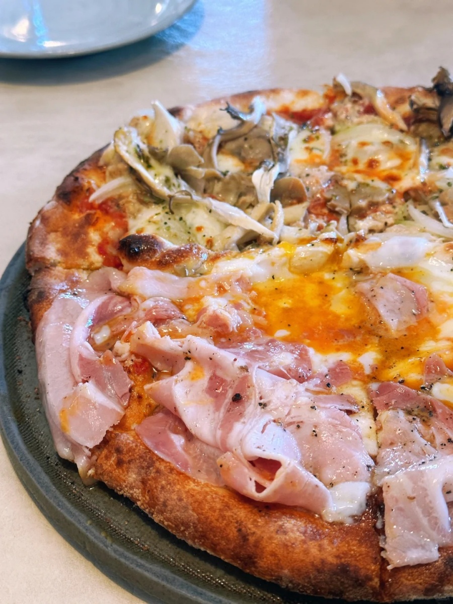 202510161709-8437408269.jpg 岩原滑雪场超人气pizza店_1_李木蘭_来自小红书网页版.jpg