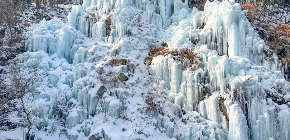 202511050931-3178317948.jpg 魚飛溪谷冰川3.jpg