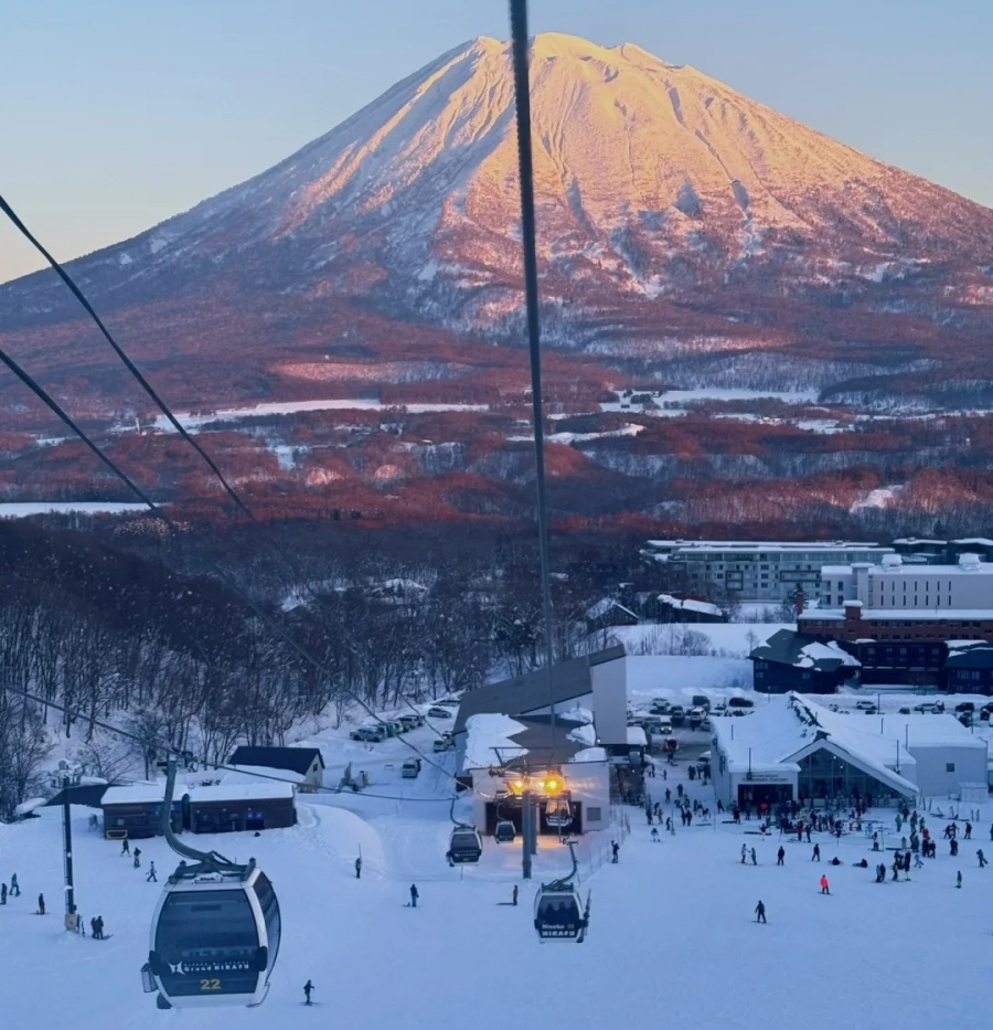 202512041109-5384735992.jpg 📍二世谷|滑雪|日落🏂_1_奥莉喂呀🤫_来自小红书网页版.jpg