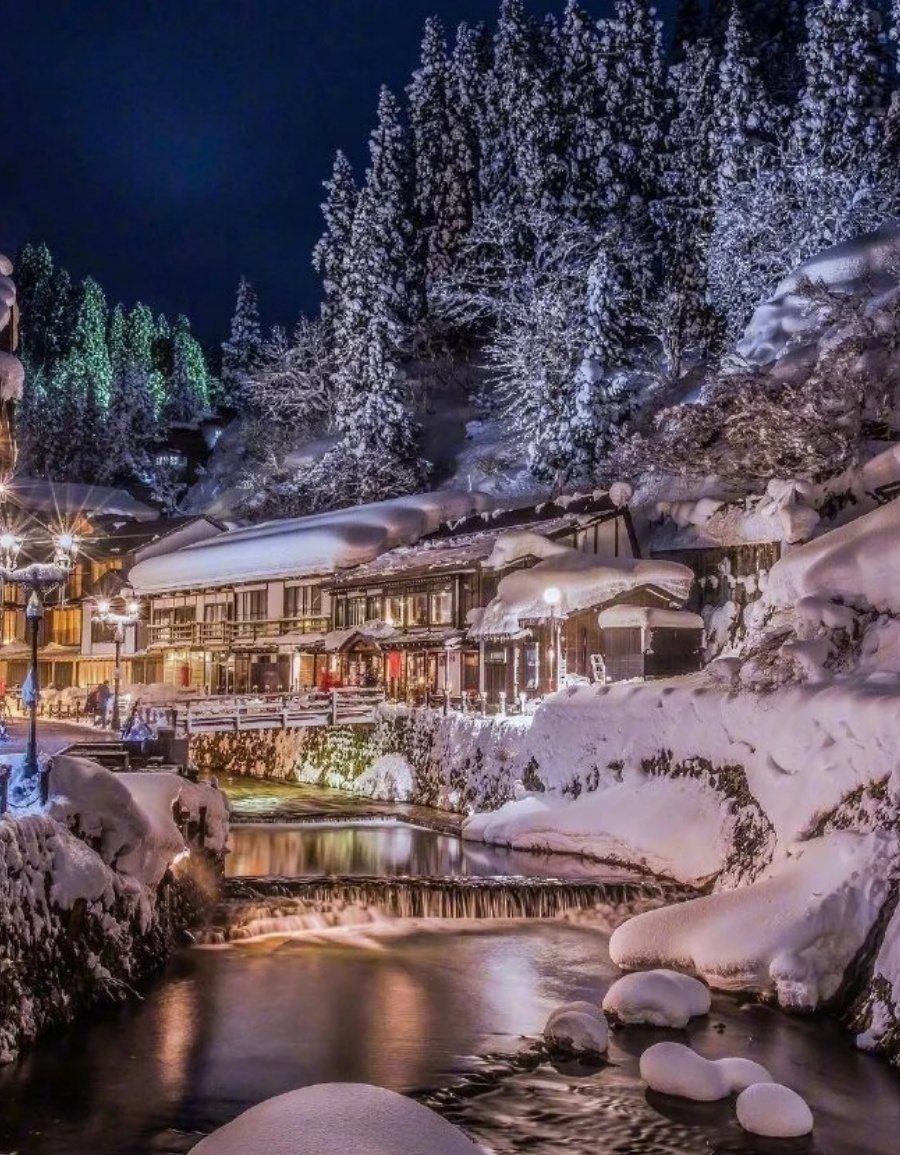 202512090933-4647479278.jpg 日本最美雪景温泉♨️千与千寻原型取景地_1_借宿有李_来自小红书网页版.jpg