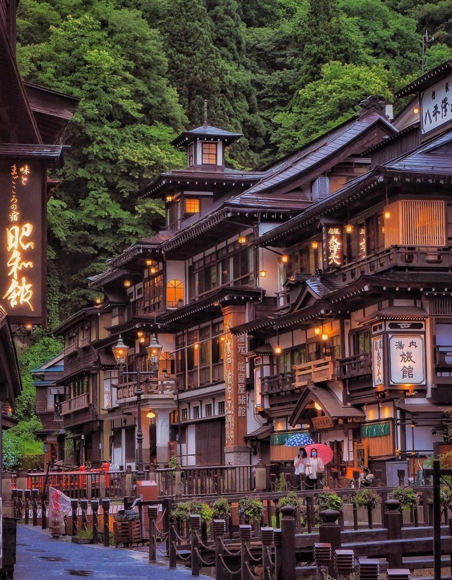 202512090934-7653430653.jpg 日本最美雪景温泉♨️千与千寻原型取景地_6_借宿有李_来自小红书网页版.jpg