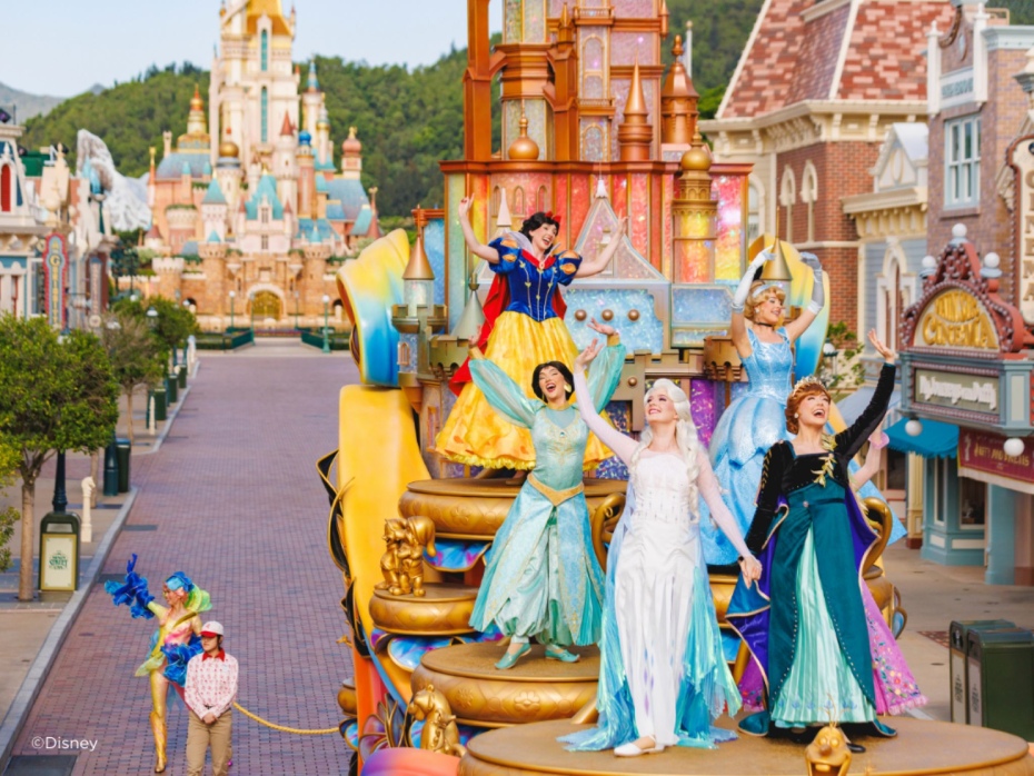 202512161518-1594691302.jpg v2-princess-float-1126162152 (1).jpg