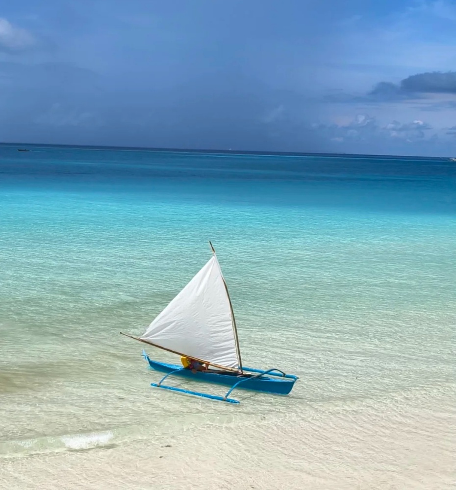 202512301711-2510490208.jpg 长滩岛🏝原来宝石海是真实存在的_1_第n号马甲_来自小红书网页版.jpg