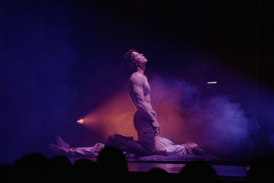 1lo0412000ey06winA795 (1).jpg